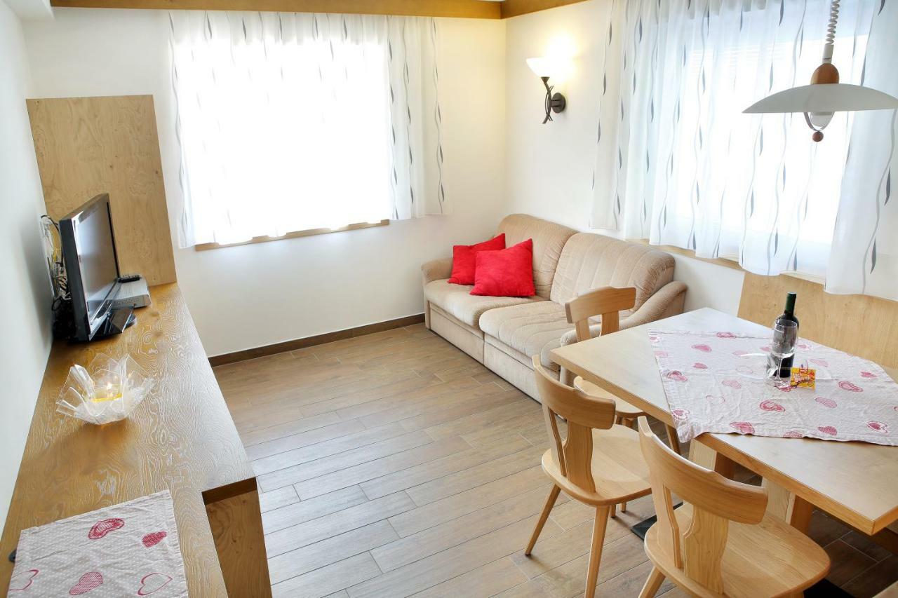 Apartment Kristyn Urtijëi Dış mekan fotoğraf